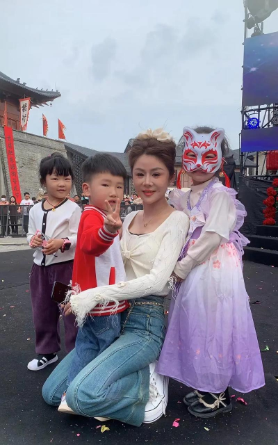 玫瑰花怎么养才不会枯萎，掌握浇水施肥技巧，轻松延长花期