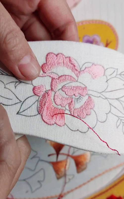 山丹丹花怎么绣