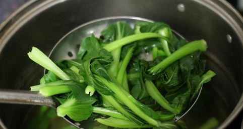 用水焯菜怎么能绿些