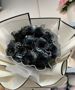 黑玫瑰花用什么染色的