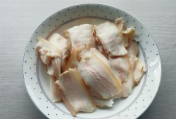 薄的花肉煮什么好