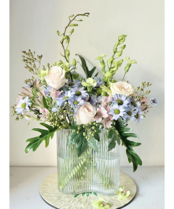 高脚花瓶怎么插花