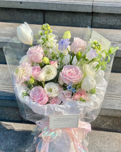 奶油风喜欢养花