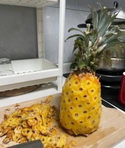 菠萝如果皮剥了该怎么切