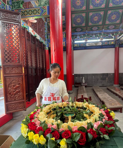 玫瑰花怎么养才不会枯萎，掌握浇水施肥技巧，轻松延长花期