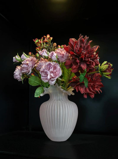 玫瑰花怎么养才不会枯萎，掌握浇水施肥技巧，轻松延长花期