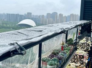 露台养花防雨水