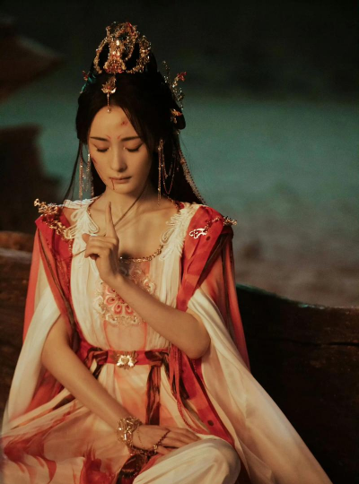 杨幂太子殿下养花