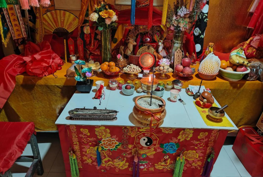 玫瑰花怎么养才不会枯萎，掌握浇水施肥技巧，轻松延长花期