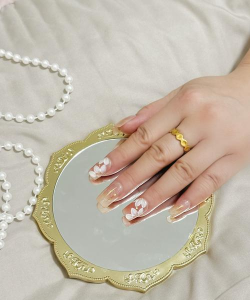 玫瑰花怎么养才不会枯萎，掌握浇水施肥技巧，轻松延长花期