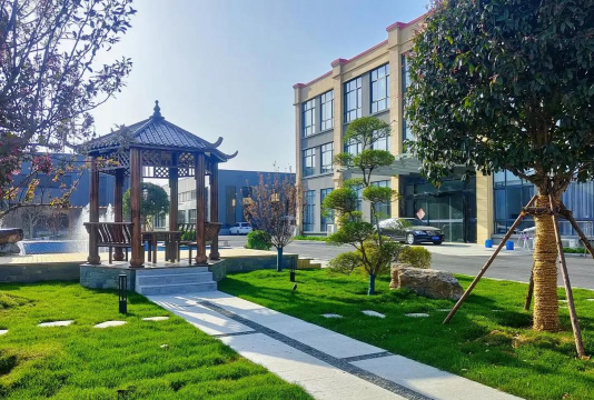 办公楼前绿化设计，提升企业形象，营造舒适环境