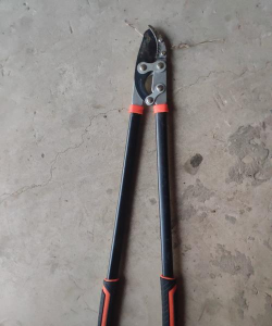 修根用什么剪刀