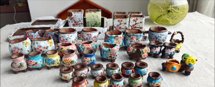 手绘釉花盆养花 手绘釉花盆养花