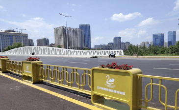 道路隔离带绿化设计,提升城市形象,保障行车安全 道路隔离带绿化设计,提升城市形象,保障行车安全