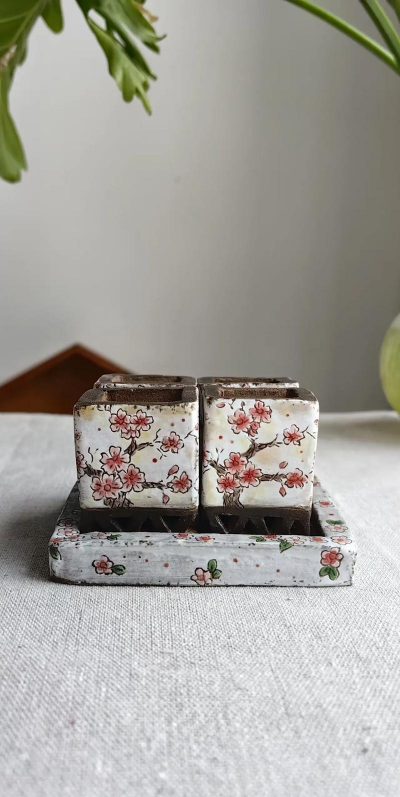 手绘釉花盆养花 手绘釉花盆养花