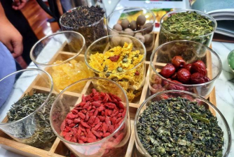 家里阳光不足怎么养花，选对植物种类，掌握养护技巧