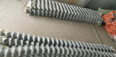 养殖围栏网批发,选对材质规格,避免安装麻烦 养殖围栏网批发,选对材质规格,避免安装麻烦