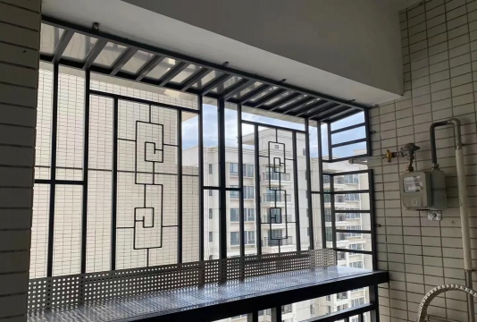 养花防护窗,安全又美观,提升居家体验 养花防护窗,安全又美观,提升居家体验