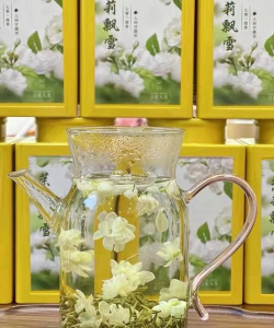 茶水养花,简单实用,效果明显 茶水养花,简单实用,效果明显